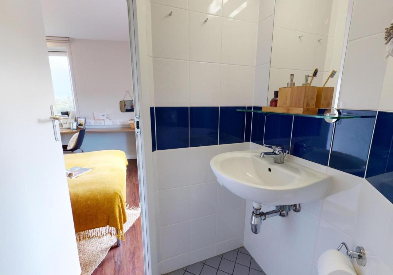 Private Bedrooms With Shared Kitchen And Studios At Iq Tufnell House In Londres Exterior foto